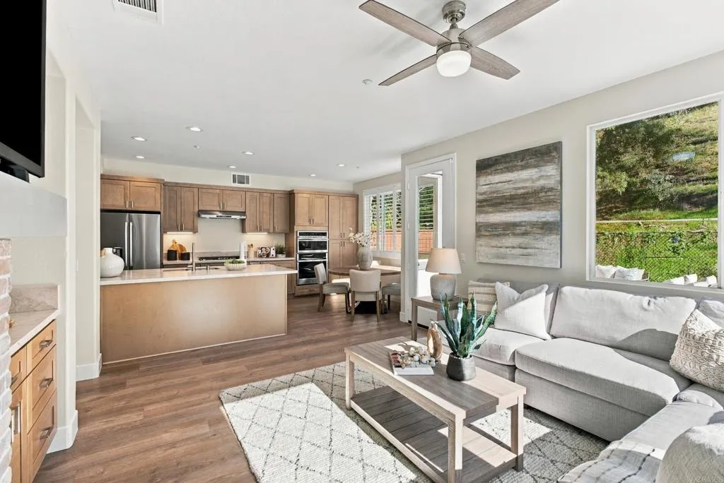 5595 Foxtail Loop, Carlsbad, CA 92010 5595 Foxtail Loop, Carlsbad, CA 92010