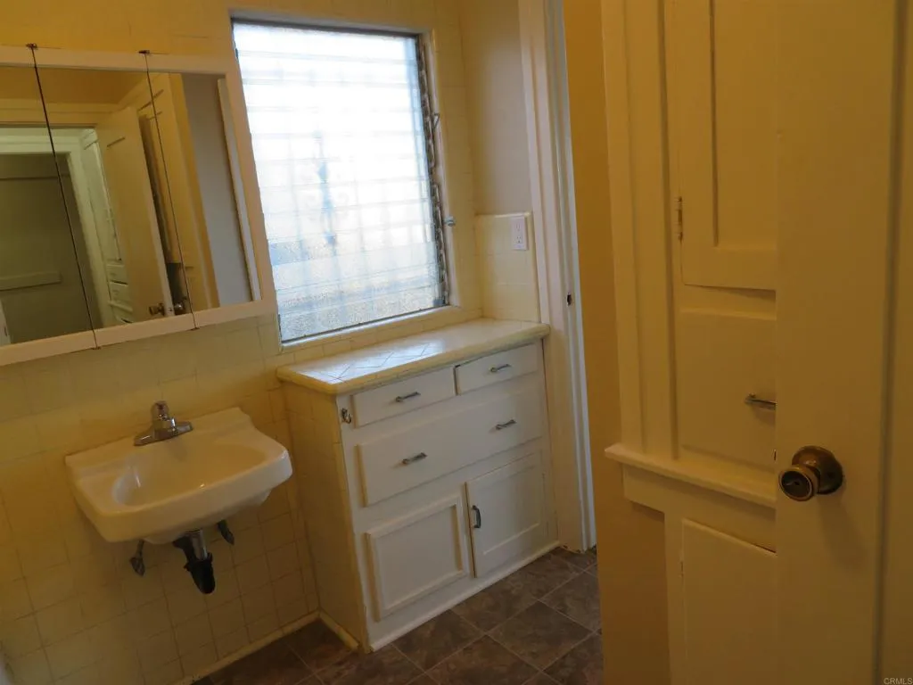 4202 43rd Street, San Diego, CA 92105 4202 43rd Street, San Diego, CA 92105