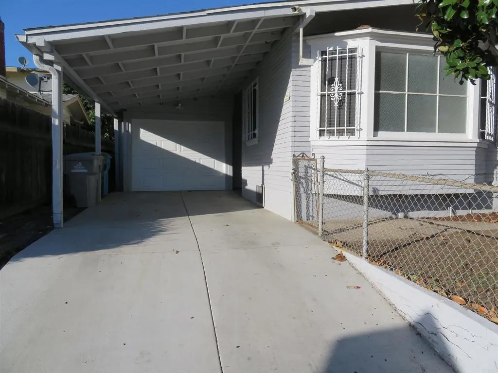 4202 43rd Street, San Diego, CA 92105 4202 43rd Street, San Diego, CA 92105