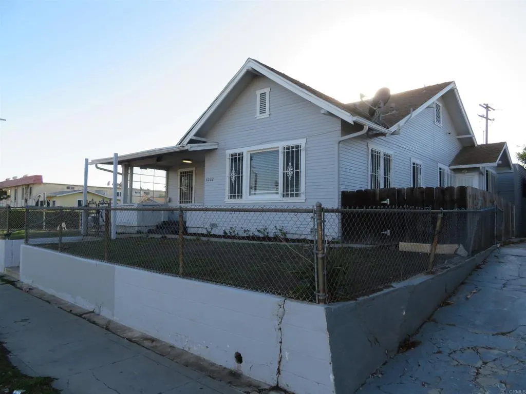 4202 43rd Street, San Diego, CA 92105 4202 43rd Street, San Diego, CA 92105