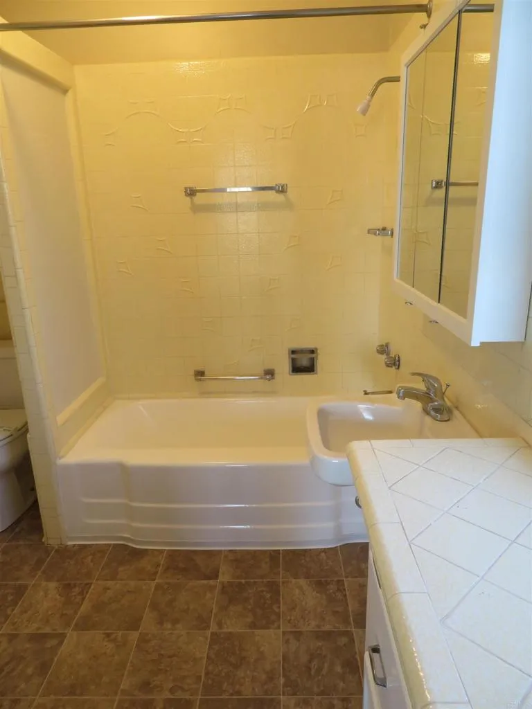 4202 43rd Street, San Diego, CA 92105 4202 43rd Street, San Diego, CA 92105