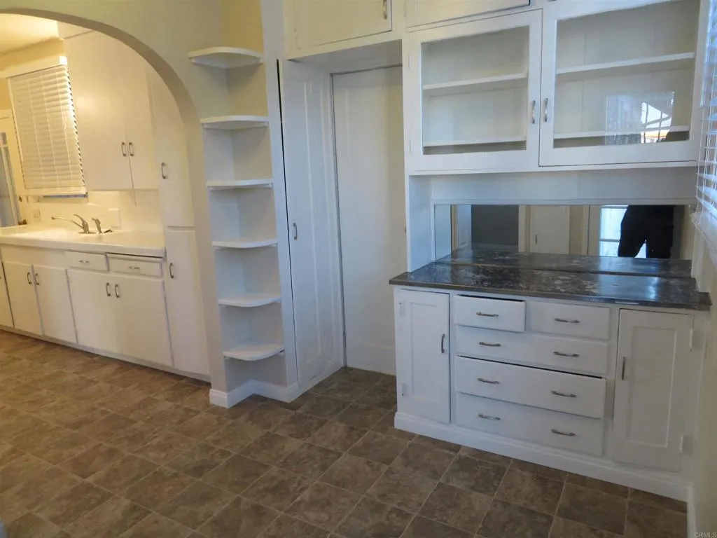 4202 43rd Street, San Diego, CA 92105 large dinette area with hutch