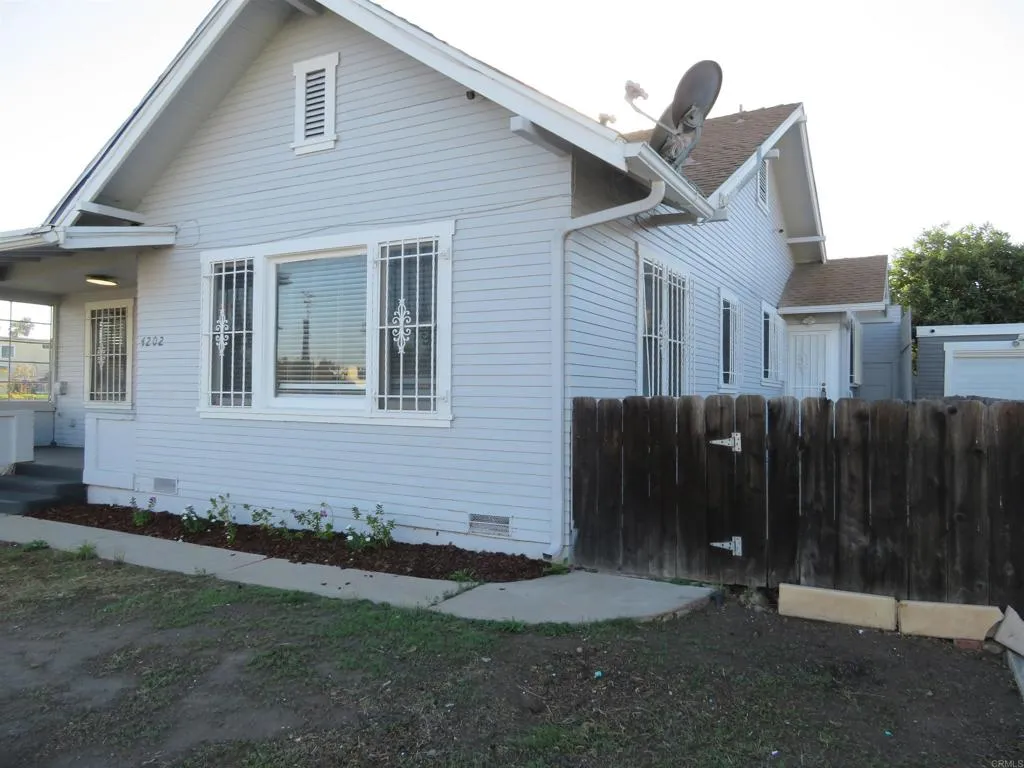 4202 43rd Street, San Diego, CA 92105 4202 43rd Street, San Diego, CA 92105
