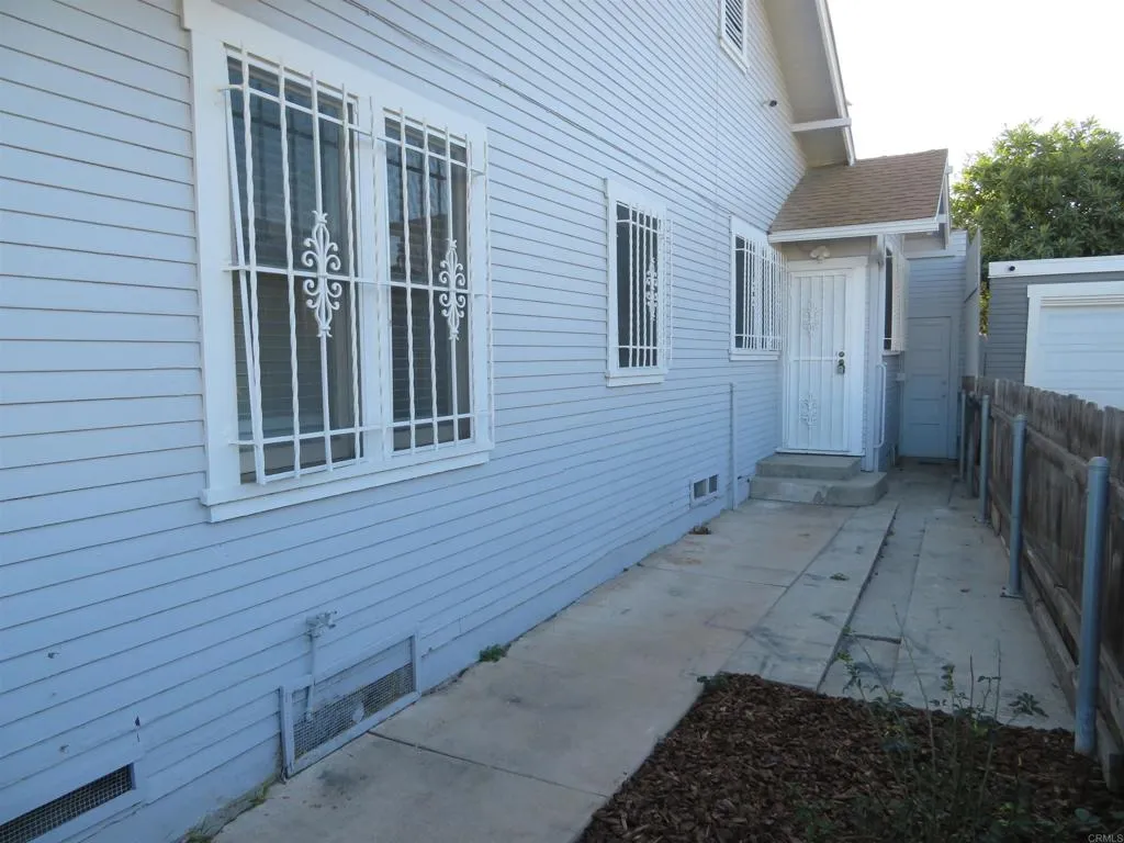 4202 43rd Street, San Diego, CA 92105 4202 43rd Street, San Diego, CA 92105
