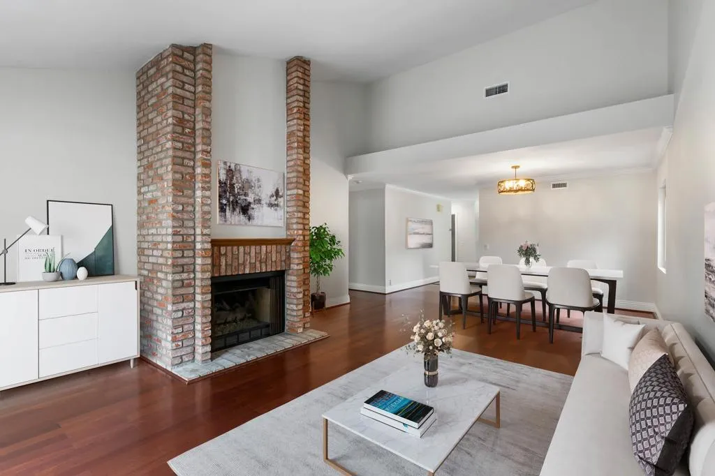 https://cdn.realtyfeed.com/cdn/127/307107303/20a9a3a41b93e41049181a94ff0e58e6.webp