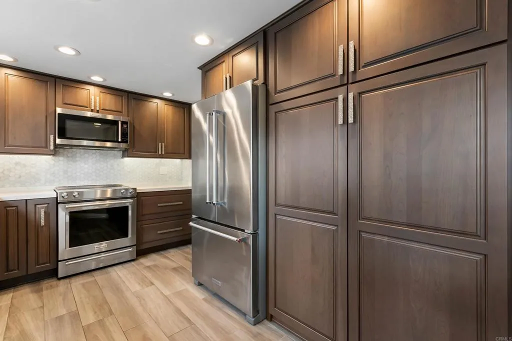 https://cdn.realtyfeed.com/cdn/127/307107303/fd49e52fd7cbdbfbe43e791a2da6483d.webp