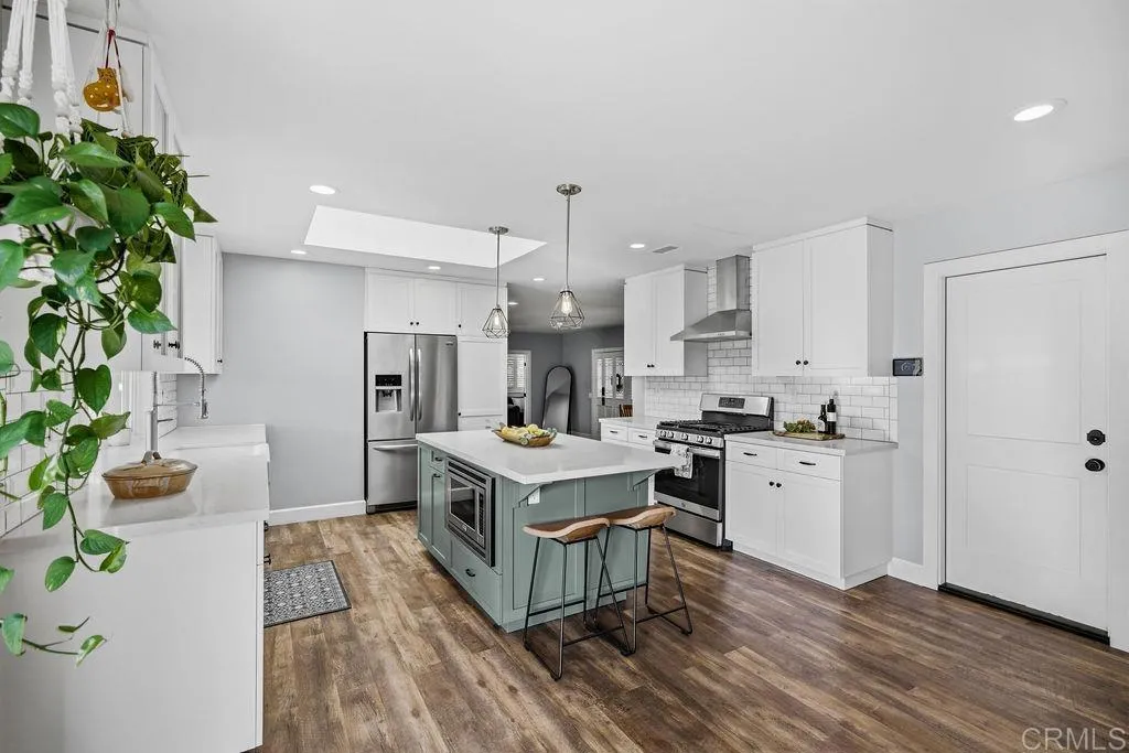 1815 Bailey Drive, Oceanside, CA 92054