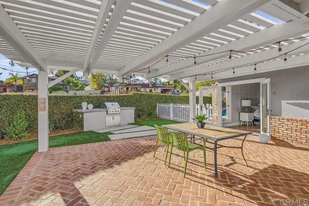 1815 Bailey Drive, Oceanside, CA 92054