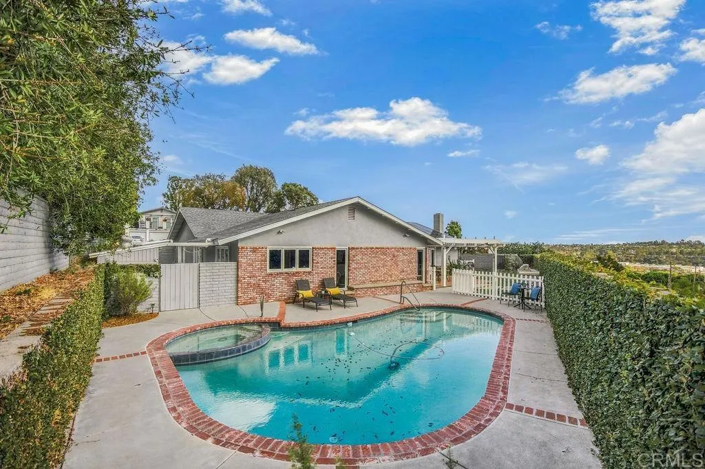 1815 Bailey Drive, Oceanside, CA 92054