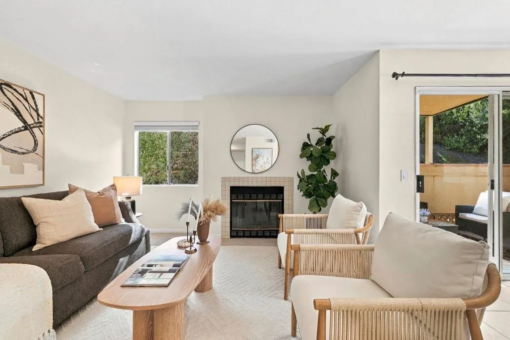11215 Avenida De Los Lobos, #B, San Diego, CA 92127