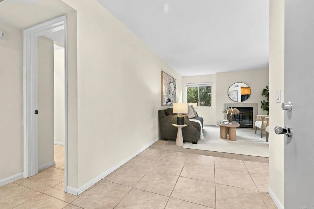 11215 Avenida De Los Lobos, #B, San Diego, CA 92127