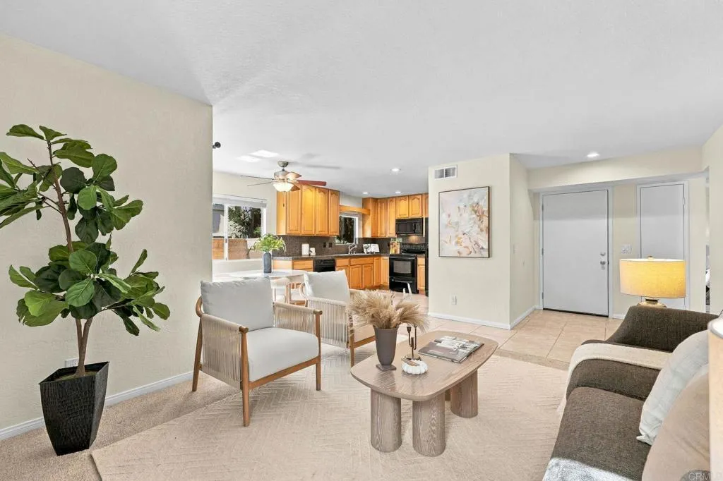11215 Avenida De Los Lobos, #B, San Diego, CA 92127
