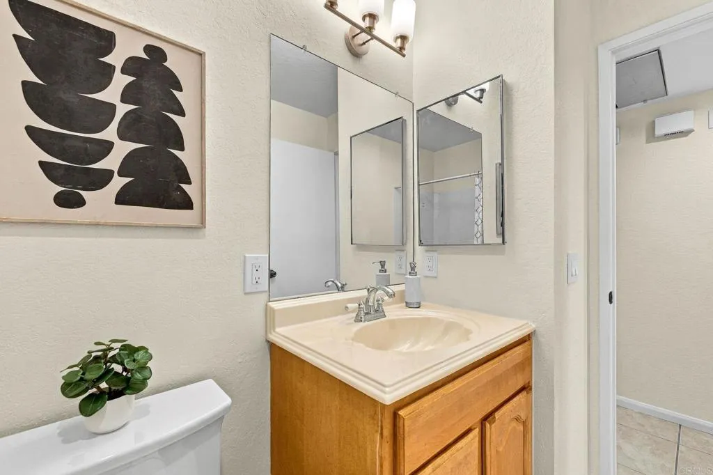 11215 Avenida De Los Lobos, #B, San Diego, CA 92127