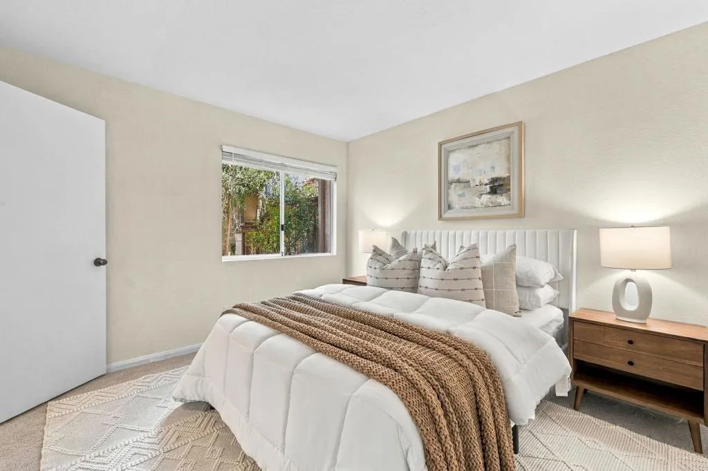 11215 Avenida De Los Lobos, #B, San Diego, CA 92127