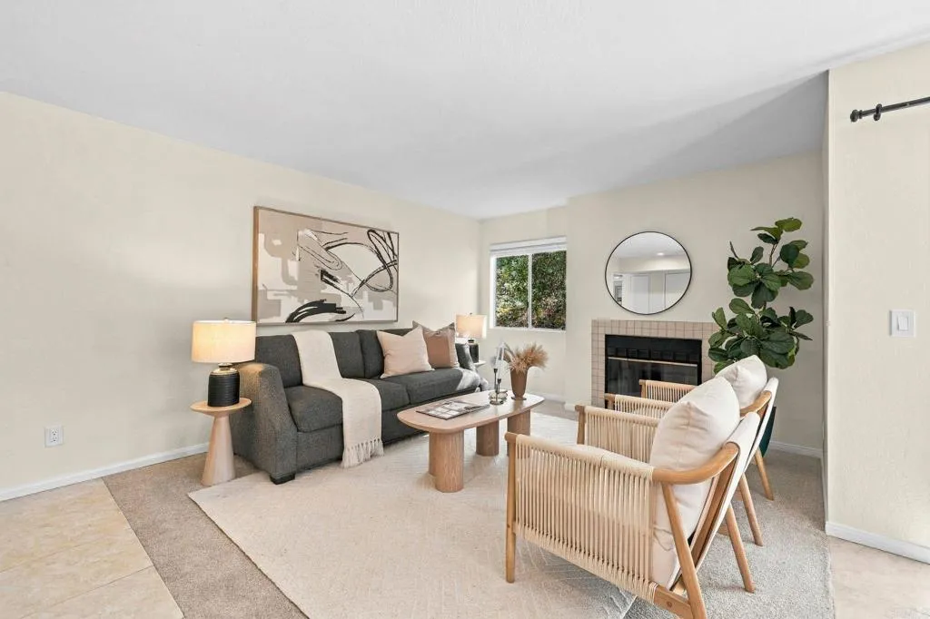 11215 Avenida De Los Lobos, #B, San Diego, CA 92127