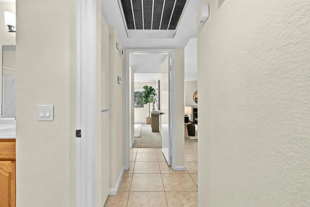 11215 Avenida De Los Lobos, #B, San Diego, CA 92127