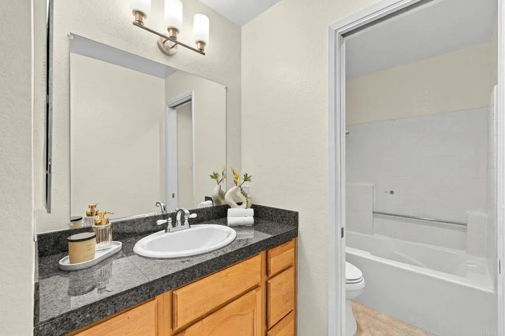 11215 Avenida De Los Lobos, #B, San Diego, CA 92127