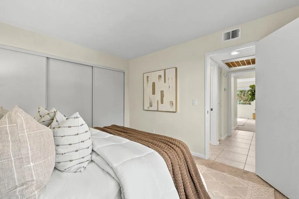 11215 Avenida De Los Lobos, #B, San Diego, CA 92127