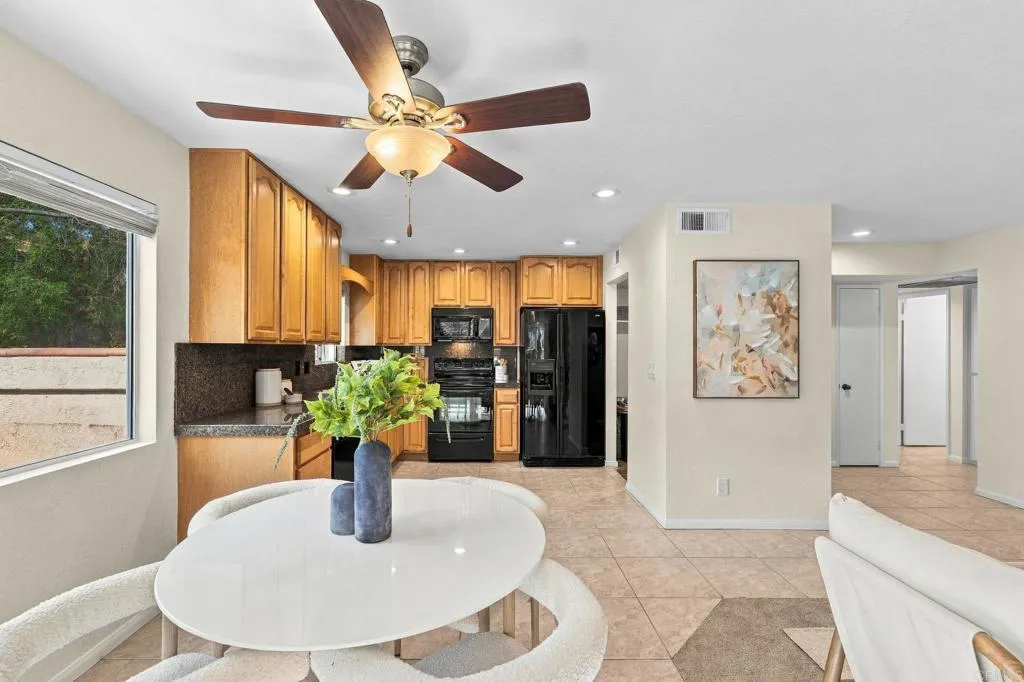 11215 Avenida De Los Lobos, #B, San Diego, CA 92127