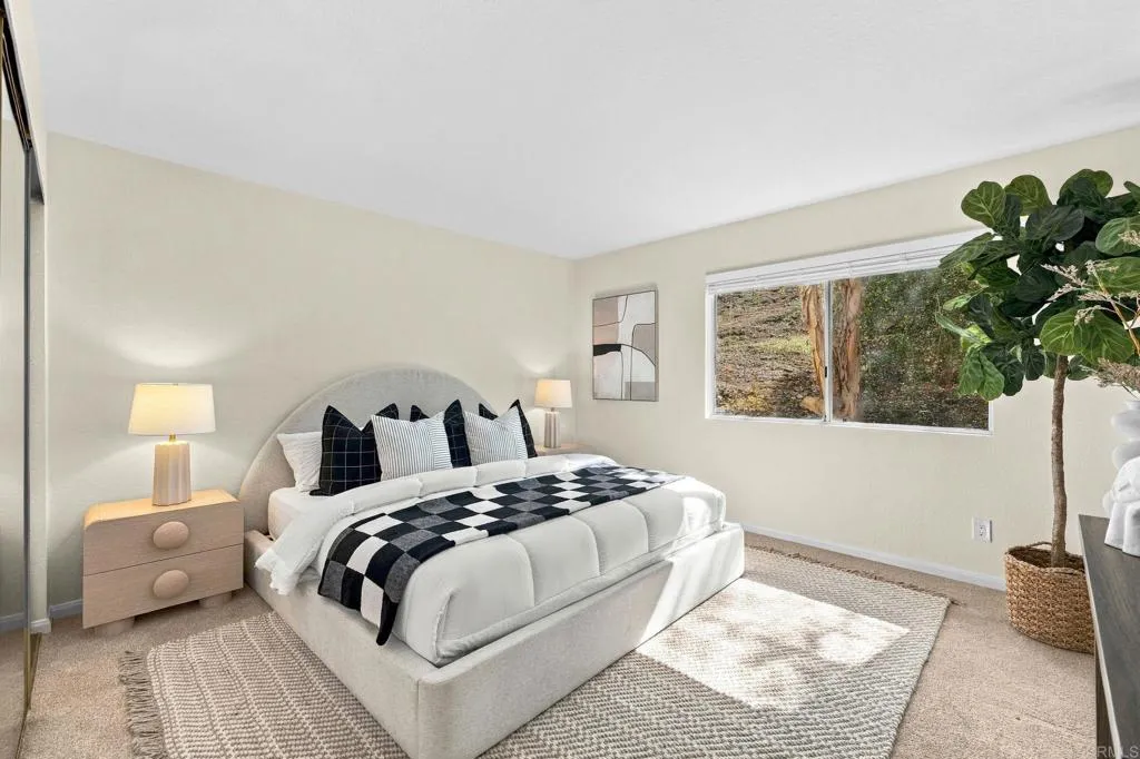 11215 Avenida De Los Lobos, #B, San Diego, CA 92127