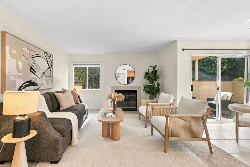 11215 Avenida De Los Lobos, #B, San Diego, CA 92127