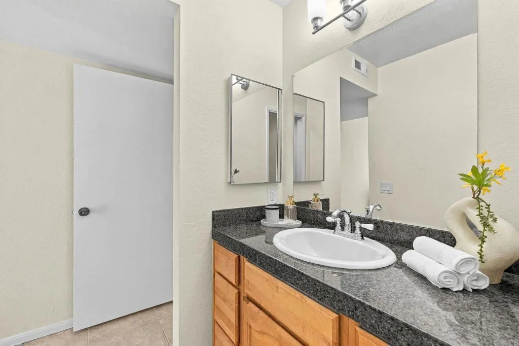 11215 Avenida De Los Lobos, #B, San Diego, CA 92127