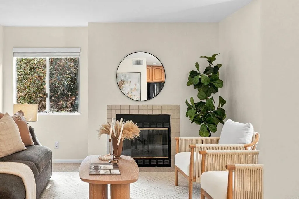 11215 Avenida De Los Lobos, #B, San Diego, CA 92127