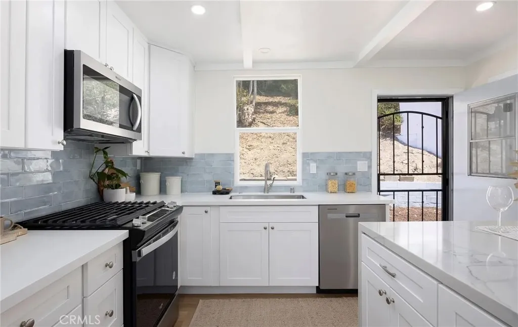 https://cdn.realtyfeed.com/cdn/127/307107486/5e1e1d49a5da6521c77786194fb92bb9.webp