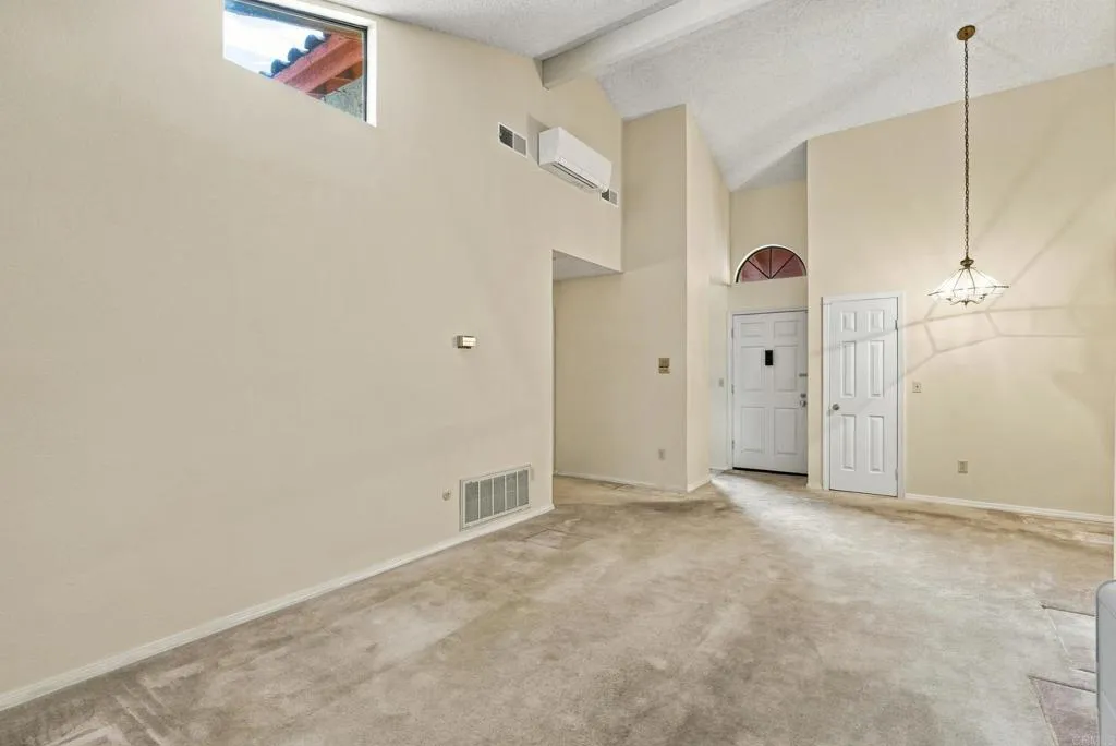3976 Iowa Street, #5, San Diego, CA 92104 3976 Iowa Street, #5, San Diego, CA 92104
