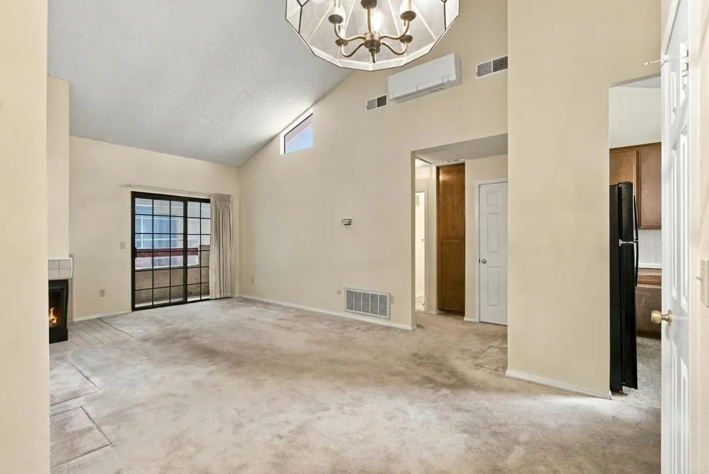 3976 Iowa Street, #5, San Diego, CA 92104 3976 Iowa Street, #5, San Diego, CA 92104