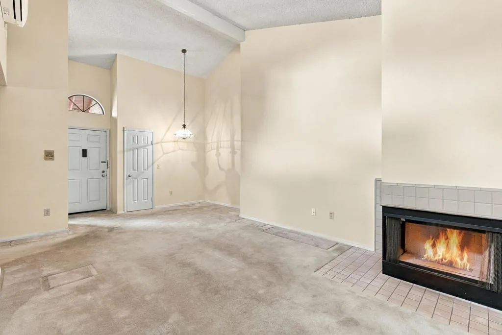 3976 Iowa Street, #5, San Diego, CA 92104 3976 Iowa Street, #5, San Diego, CA 92104