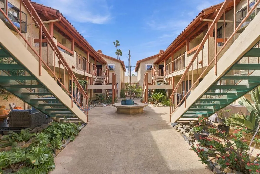 3976 Iowa Street, #5, San Diego, CA 92104 3976 Iowa Street, #5, San Diego, CA 92104