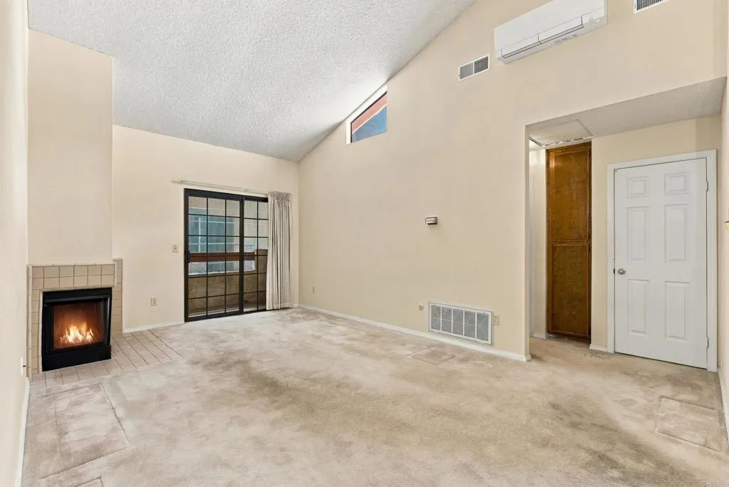 3976 Iowa Street, #5, San Diego, CA 92104 3976 Iowa Street, #5, San Diego, CA 92104