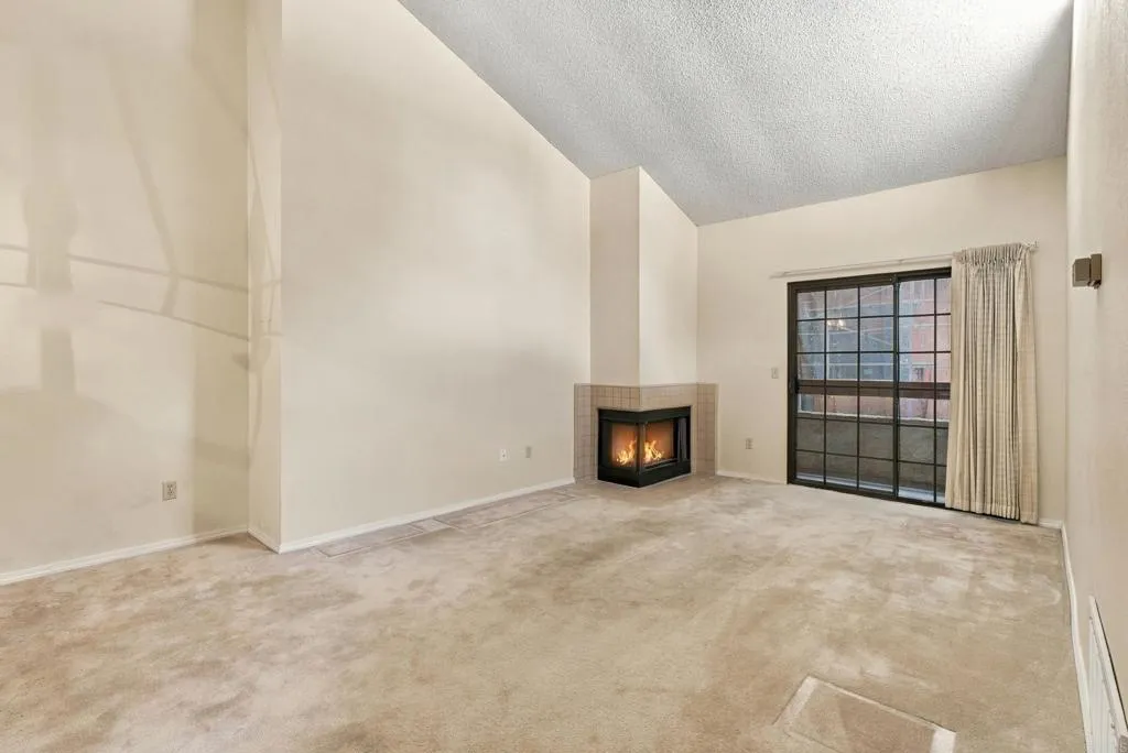 3976 Iowa Street, #5, San Diego, CA 92104 3976 Iowa Street, #5, San Diego, CA 92104