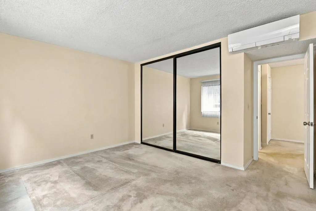 3976 Iowa Street, #5, San Diego, CA 92104 3976 Iowa Street, #5, San Diego, CA 92104