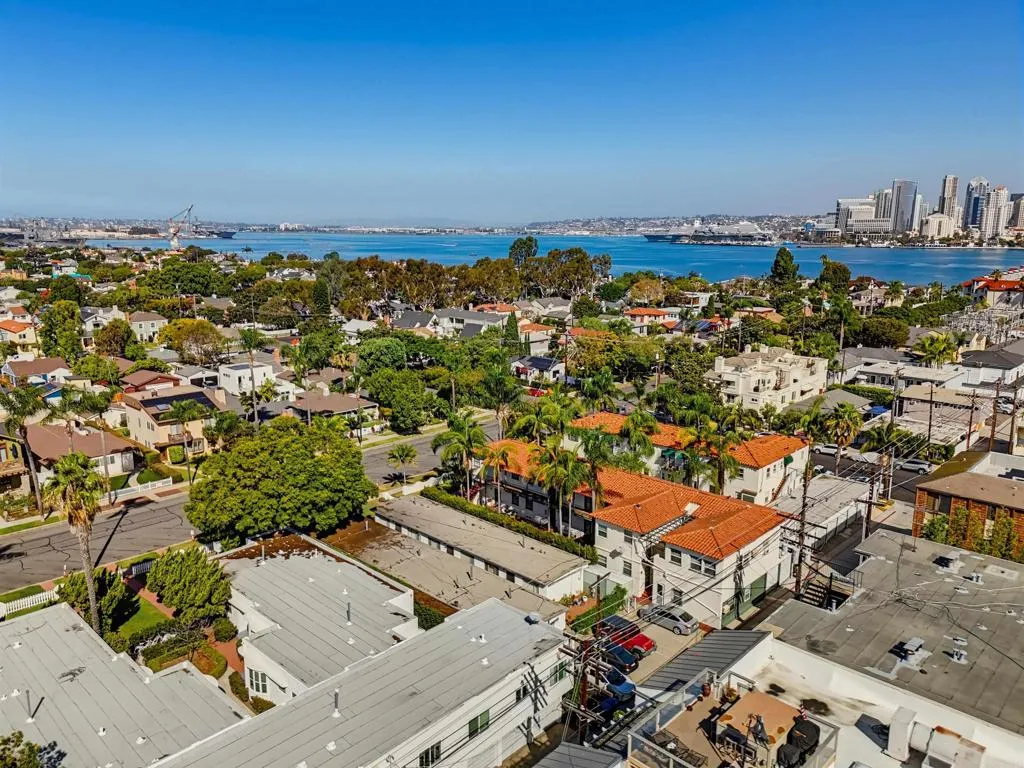 221-D Avenue Avenue, Coronado, CA 92118 221-D Avenue Avenue, Coronado, CA 92118