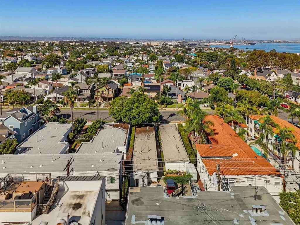 221-D Avenue Avenue, Coronado, CA 92118 221-D Avenue Avenue, Coronado, CA 92118