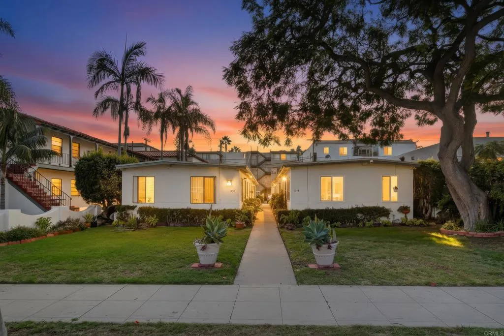 221-D Avenue Avenue, Coronado, CA 92118 221-D Avenue Avenue, Coronado, CA 92118