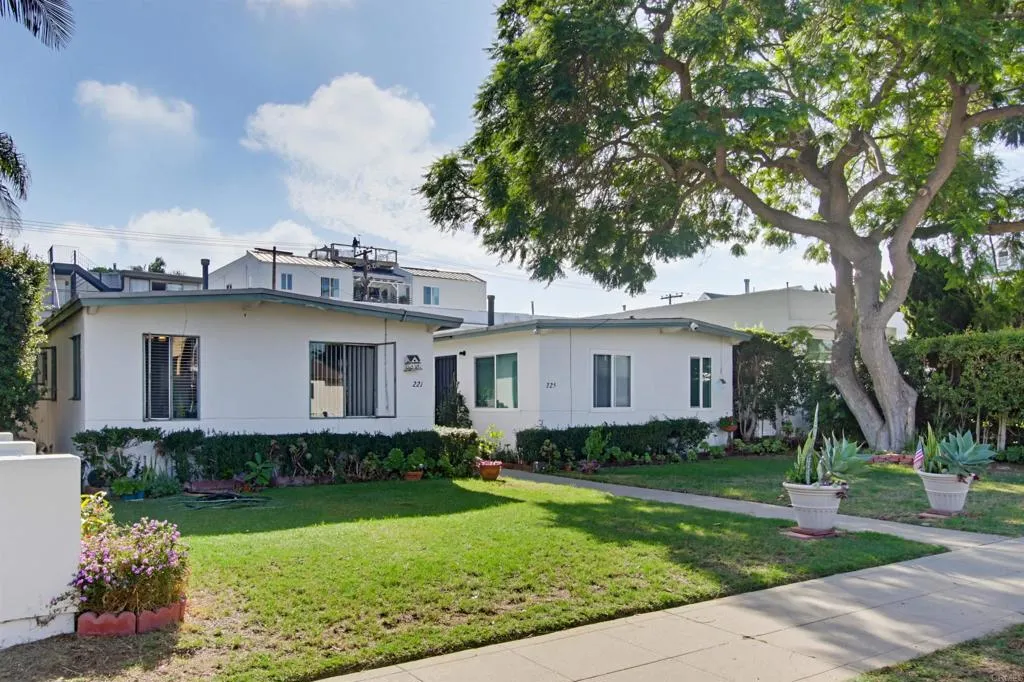 221-D Avenue Avenue, Coronado, CA 92118 221-D Avenue Avenue, Coronado, CA 92118