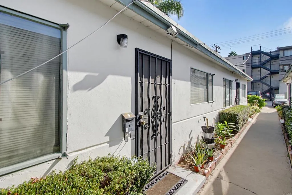 221-D Avenue Avenue, Coronado, CA 92118 221-D Avenue Avenue, Coronado, CA 92118