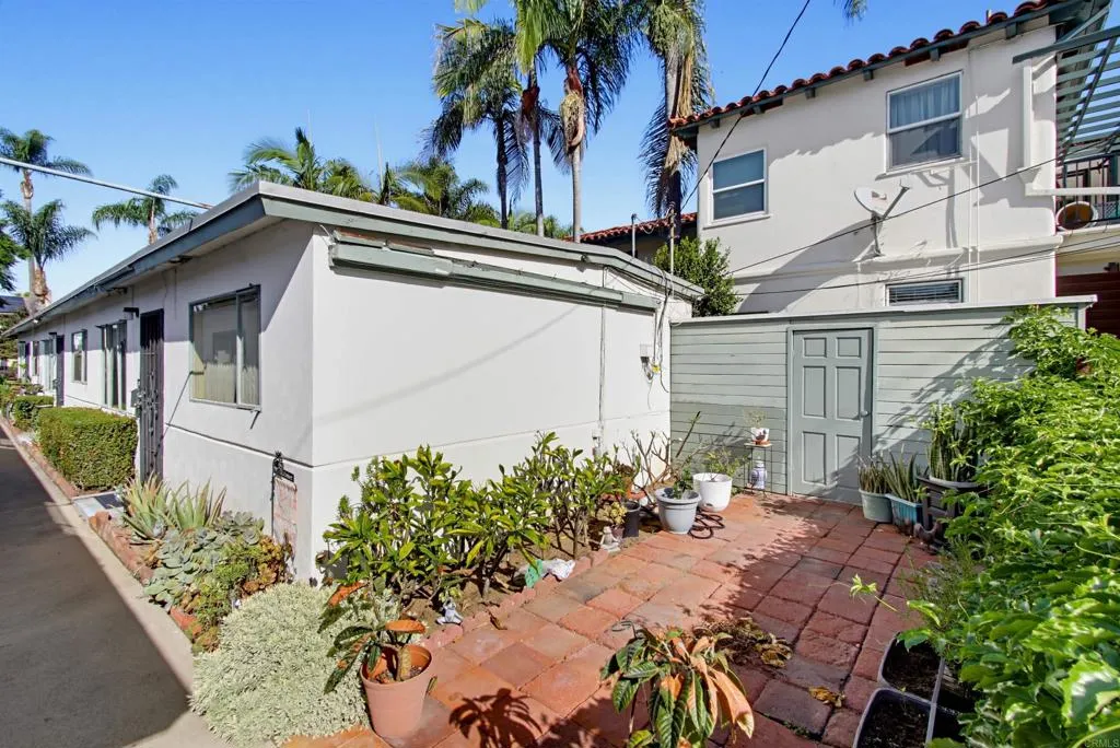221-D Avenue Avenue, Coronado, CA 92118 221-D Avenue Avenue, Coronado, CA 92118