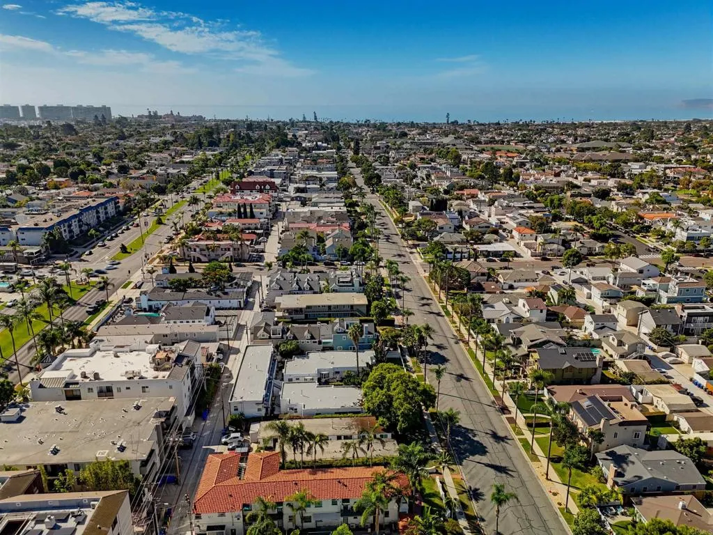 221-D Avenue Avenue, Coronado, CA 92118 221-D Avenue Avenue, Coronado, CA 92118