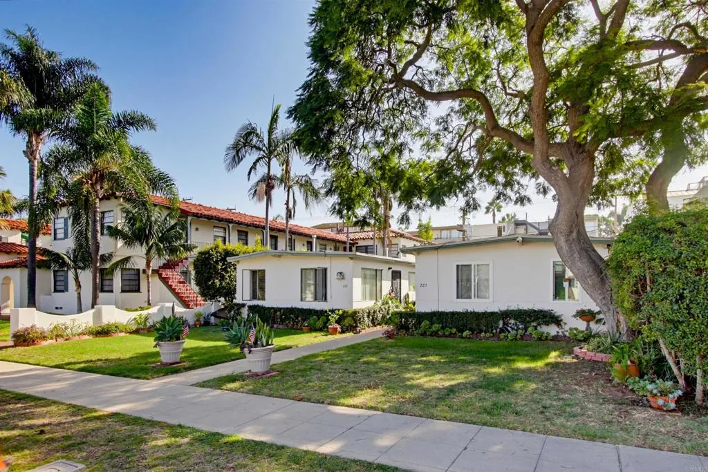 221-D Avenue Avenue, Coronado, CA 92118 221-D Avenue Avenue, Coronado, CA 92118