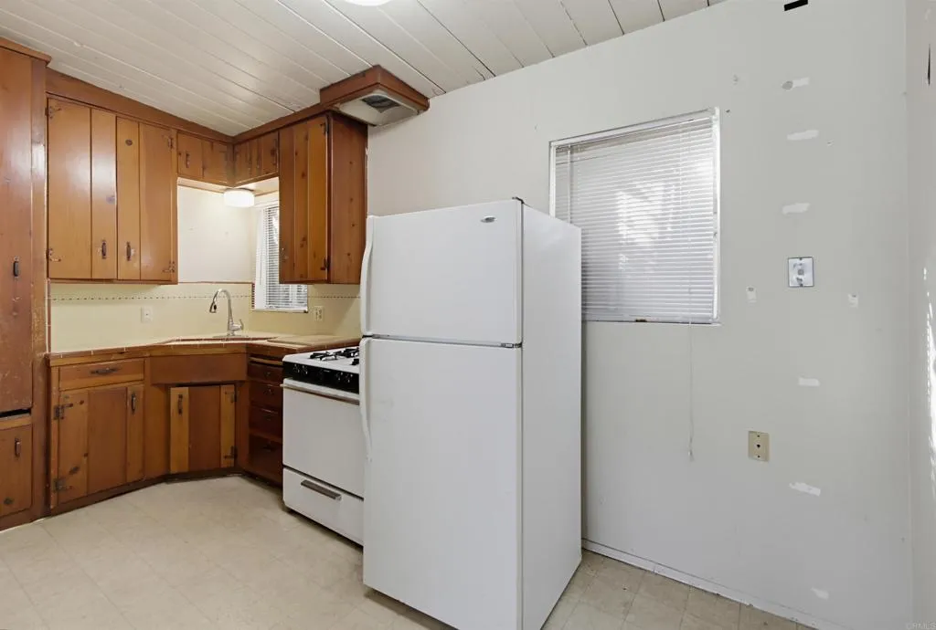 221-D Avenue Avenue, Coronado, CA 92118 221-D Avenue Avenue, Coronado, CA 92118