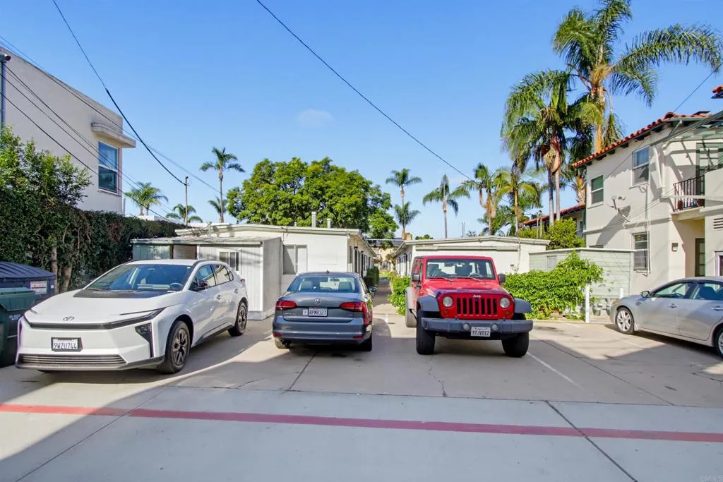 221-D Avenue Avenue, Coronado, CA 92118 221-D Avenue Avenue, Coronado, CA 92118