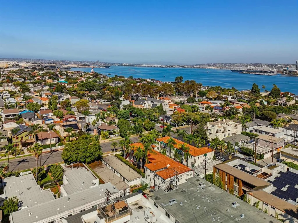221-D Avenue Avenue, Coronado, CA 92118 221-D Avenue Avenue, Coronado, CA 92118