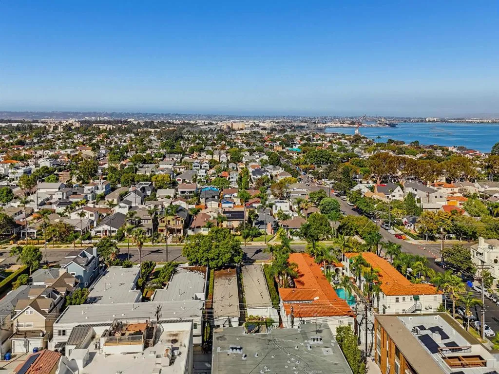 221-D Avenue Avenue, Coronado, CA 92118 221-D Avenue Avenue, Coronado, CA 92118