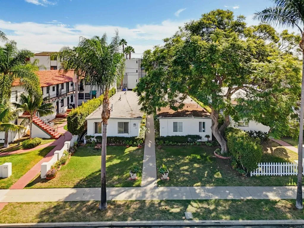 221-D Avenue Avenue, Coronado, CA 92118 221-D Avenue Avenue, Coronado, CA 92118