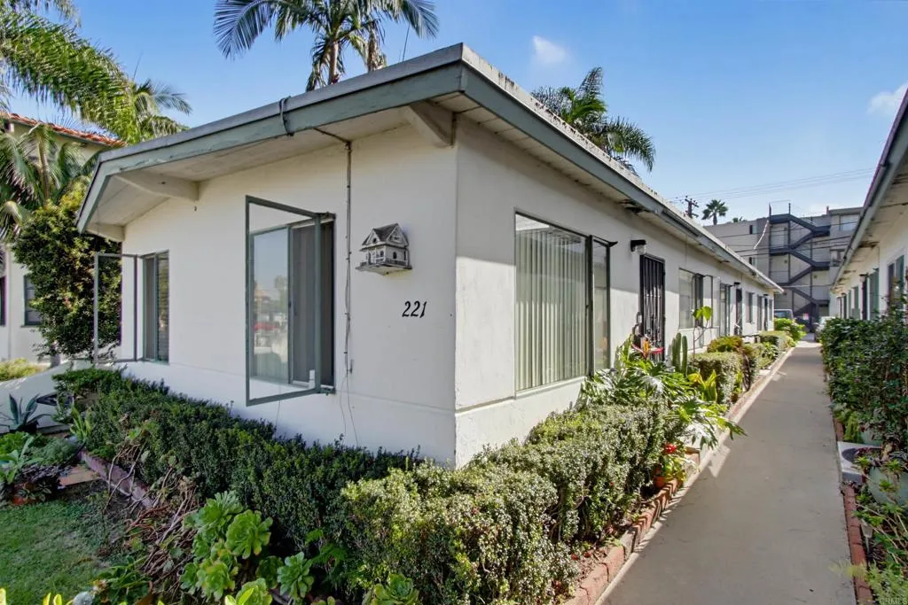 221-D Avenue Avenue, Coronado, CA 92118 221-D Avenue Avenue, Coronado, CA 92118