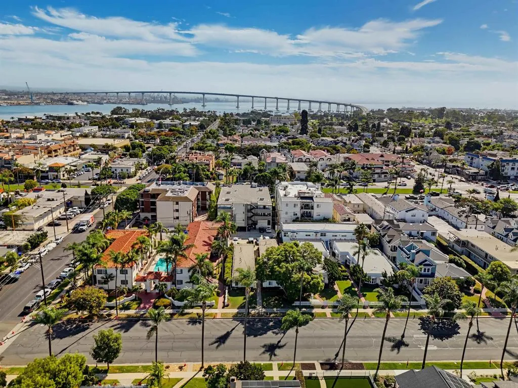 221-D Avenue Avenue, Coronado, CA 92118 221-D Avenue Avenue, Coronado, CA 92118